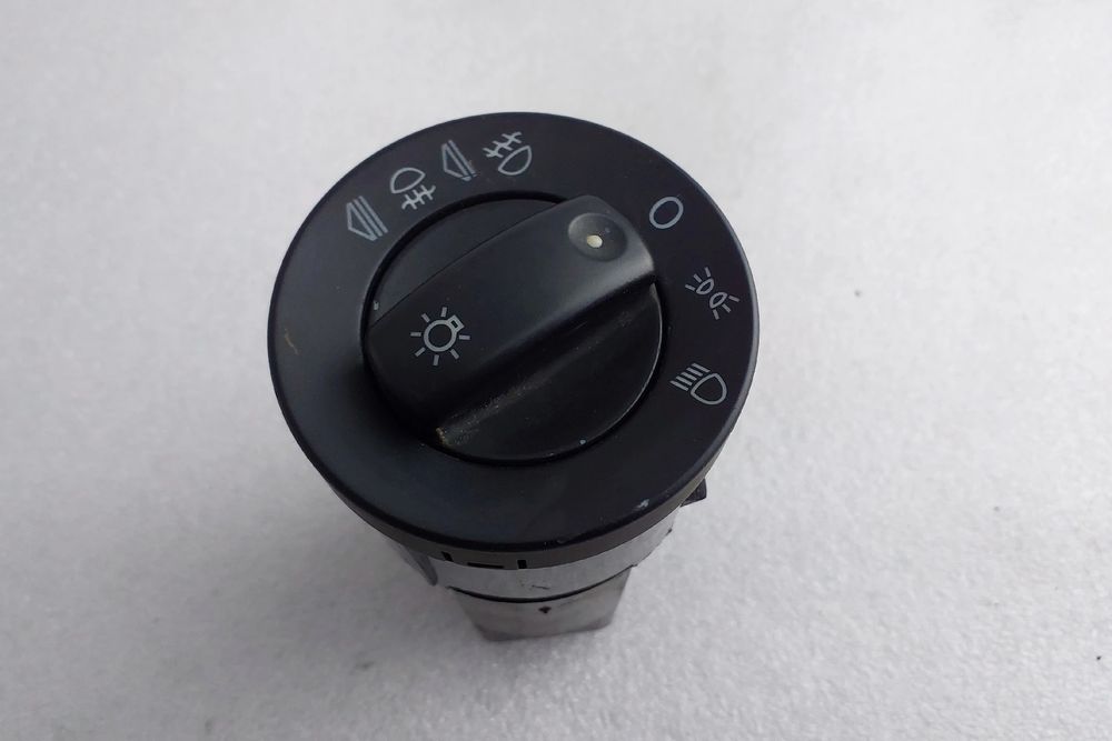 Botão / interruptor de luzes AUDI A4 (8EC, B7)