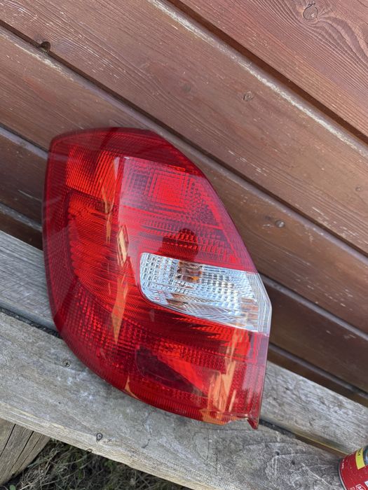 Lampa tylna lewa Skoda Fabia II Lift
