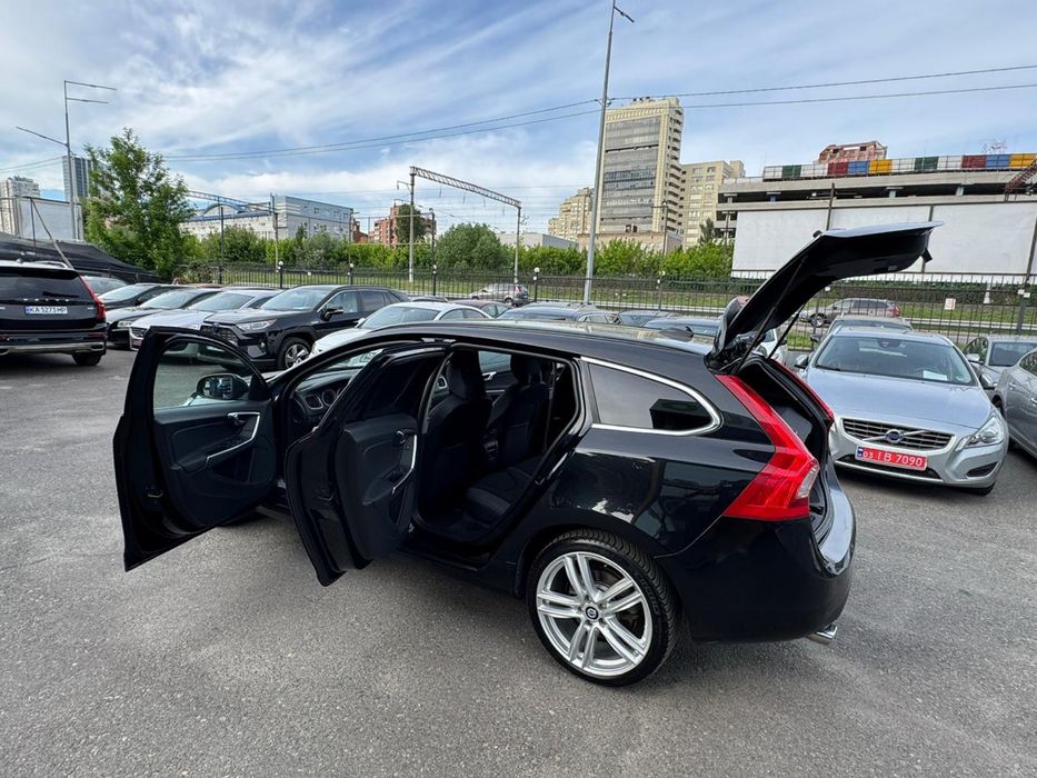 Volvo V60 D4 2.0 дизель  Автомат з Німеччини ВІДЕО