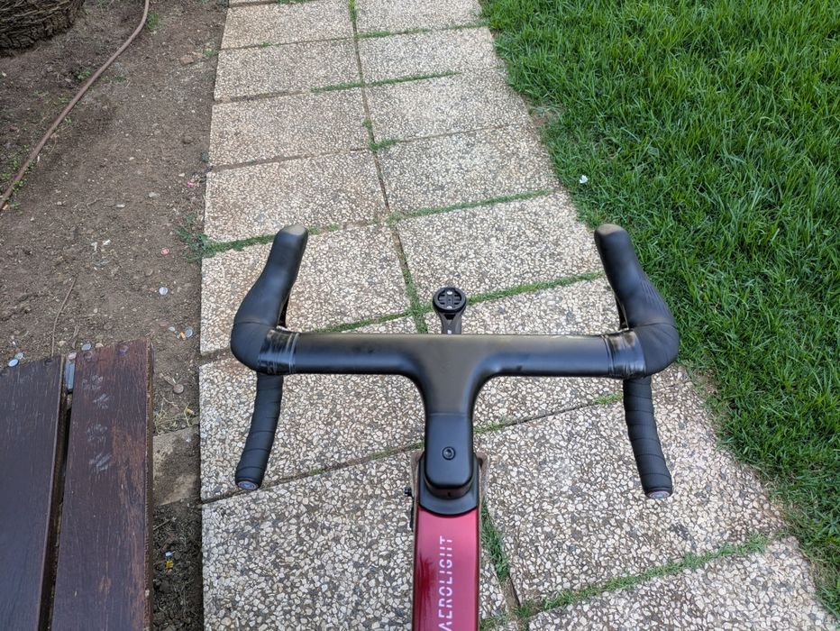 Bicicleta de estrada BH Aerolight Di2 carbono