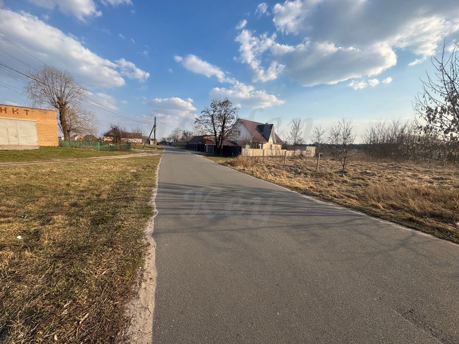 Продам Земельну Ділянку 12сотих,10КВТ електроенергіі,с.Іванків,ЦЕНТР