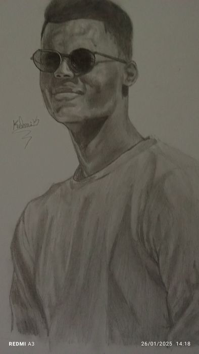 Faço desenhos de retratos a lápis