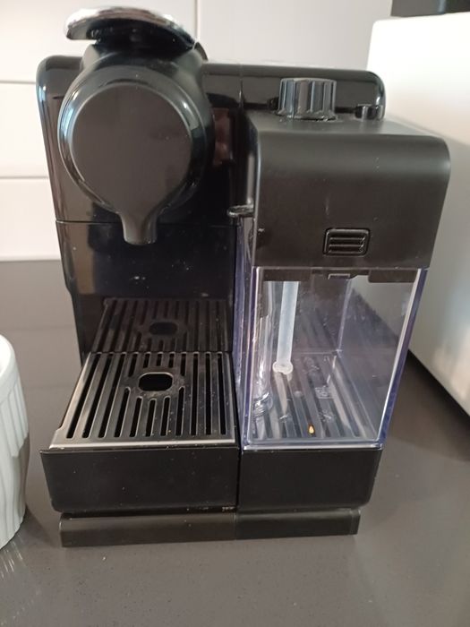 Продам кавоварку  Delonghi