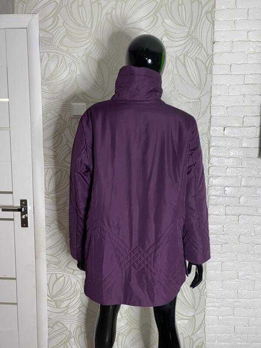 Красивая утепленная куртка флисом 54-56 размер.