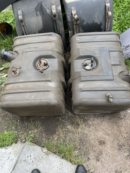 Продам 2 бака IVEKO по 100 литров