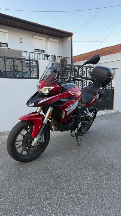 Benelli TRK 251 – 2021 | Vermelha | Excelente estado