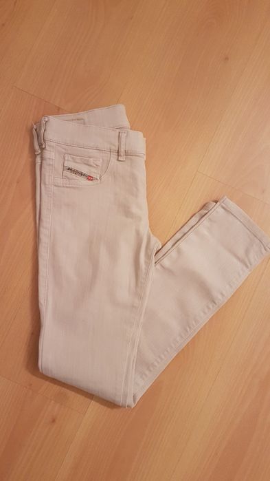 Calça Diesel rapaz tamanho 27