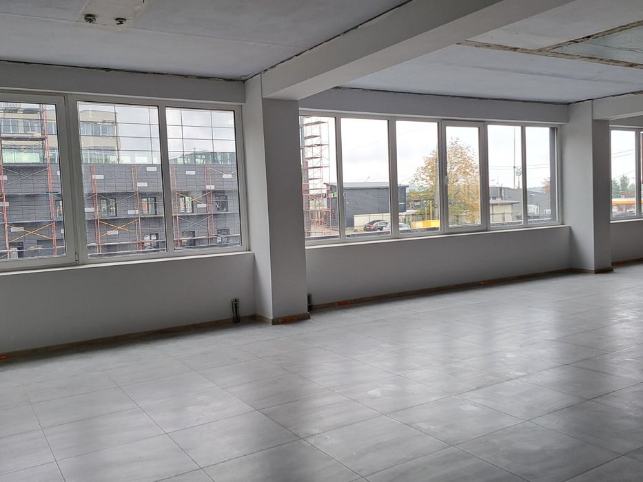 Фасадне приміщення вільного призначення по вулиці Микулинецькій