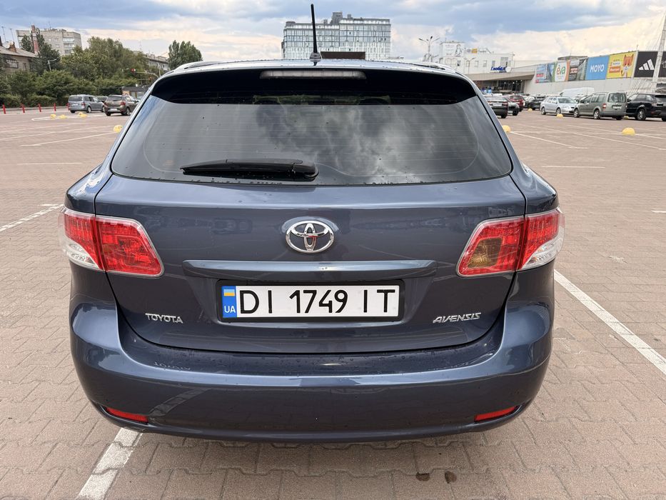 Продам Toyota Avensis 2009