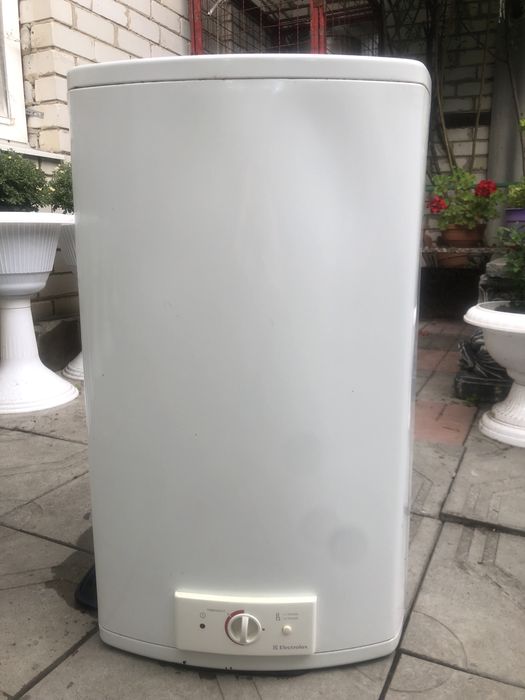 Продам Водонагреватель 100л