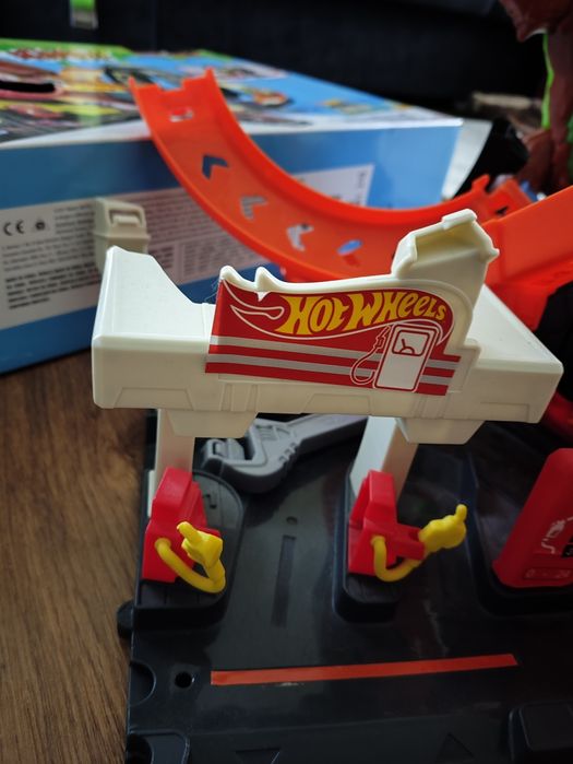 Hot wheels - ataque de gorila tóxico64730011164547121