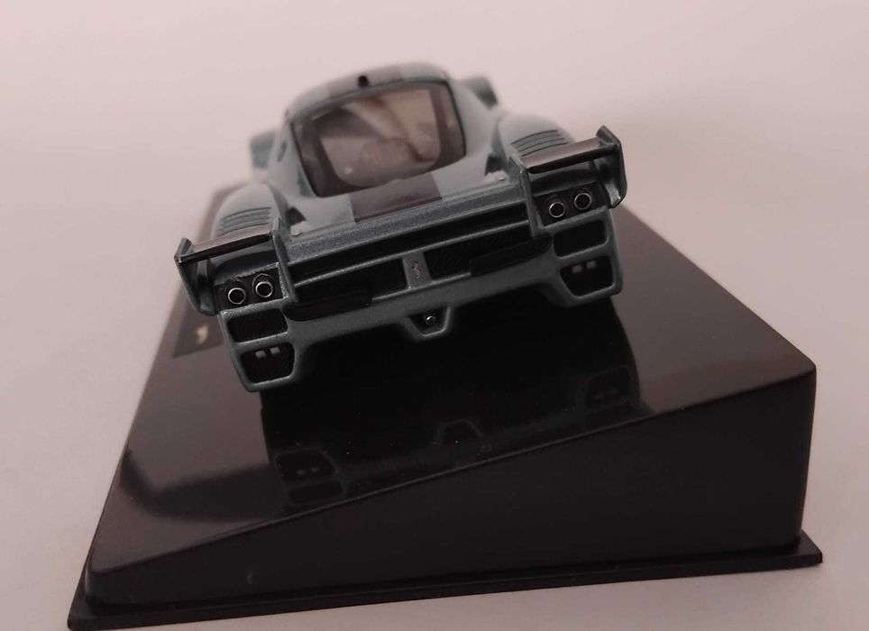 Ferrari FXX, 1-43. 45€.  Vendo miniatura da minha coleção. Na minha coleção desde 2013.