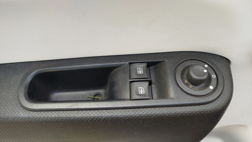 Comando / botão / interruptor vidros frente direito RENAULT Twingo III