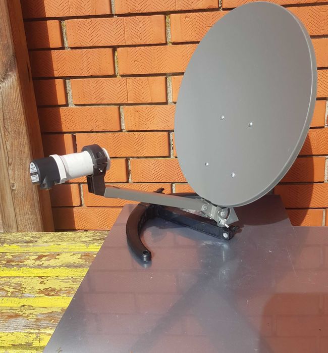 Przenośna, turystyczna antena satelitarna