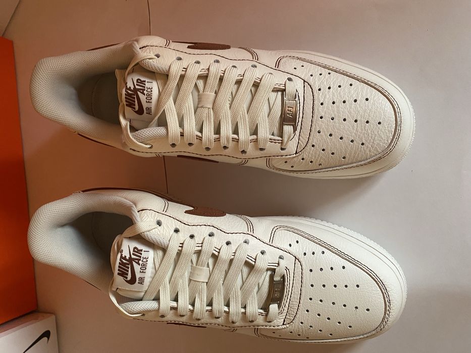 Nike air force castanhos