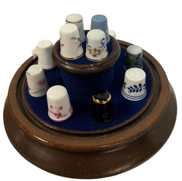 Coleção de 12 Dedais em Porcelana