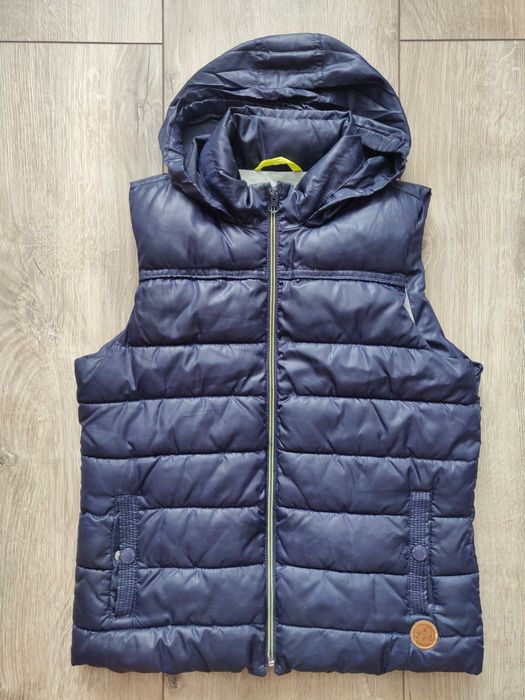 Жилет унисекс Mango Kids XL темно- синий с капюшоном.