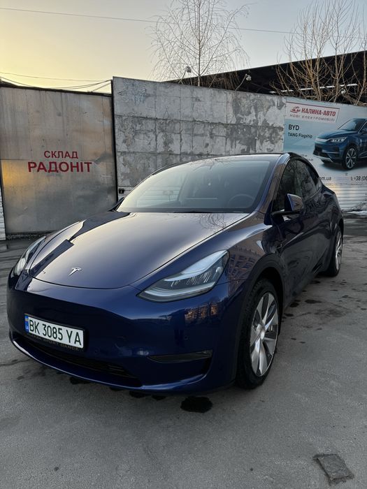 Tesla модель Y 2022 р