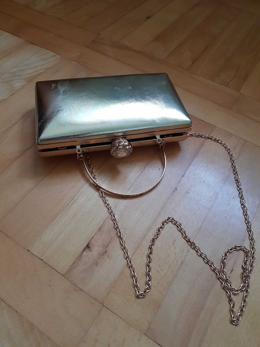 Sprzedam torebkę złotą wizytową