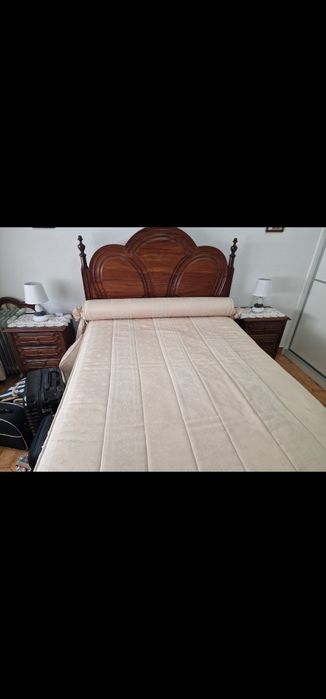 Cama usada mas como nova