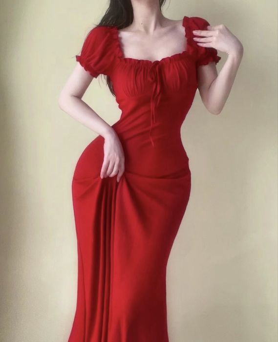 Сукня червона