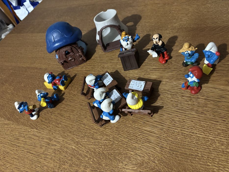 Smerfy, wioska smerfów, domki, grzybki schleich peyo