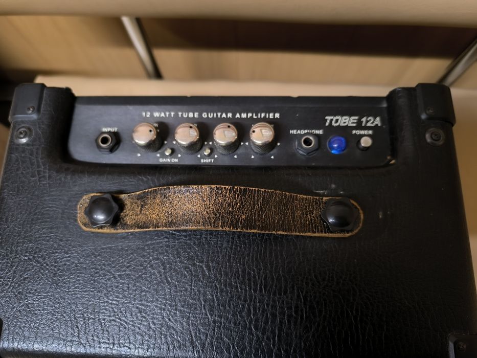 Продам комбик. Kustom Tube 12A
