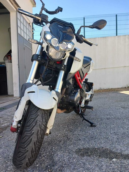 Benelli TNT125 ano 2020