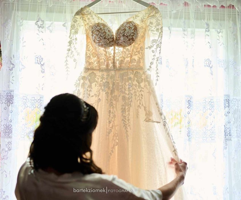 Suknia ślubna r. 36/38