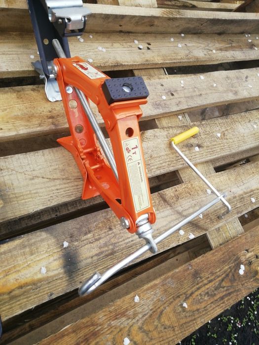 Домкрат винтовий винтовой УАЗ. Гідравлічний Гидравлический  5 -тонн.