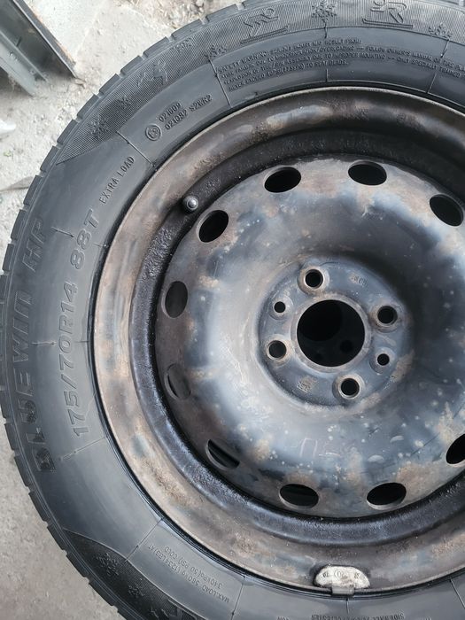 Продам шини.     175/70/R14