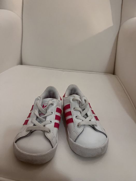 Sapatilhas Adidas N22