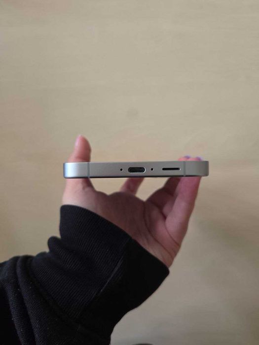 Samsung Galaxy S24 FE 128 ГБ вітринний, гарантія 12 місяців