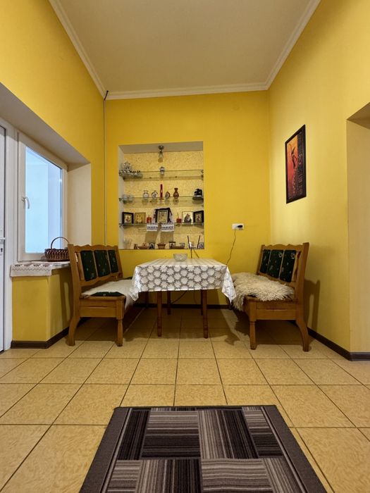 Будинок- квартира  подобово.  Берегове Центр Вільно з 30.01