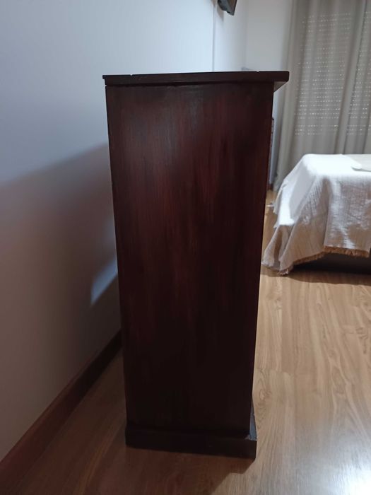 Estante modular com portas delizaveis