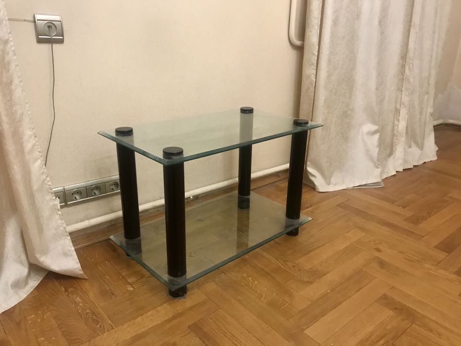 Cтол стеклянный модерн