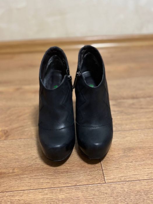 Ботильоны Benetton 36р -300гр