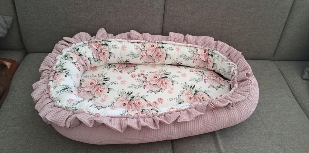 Kokon niemowlęcy z pieluchami muslinowymi