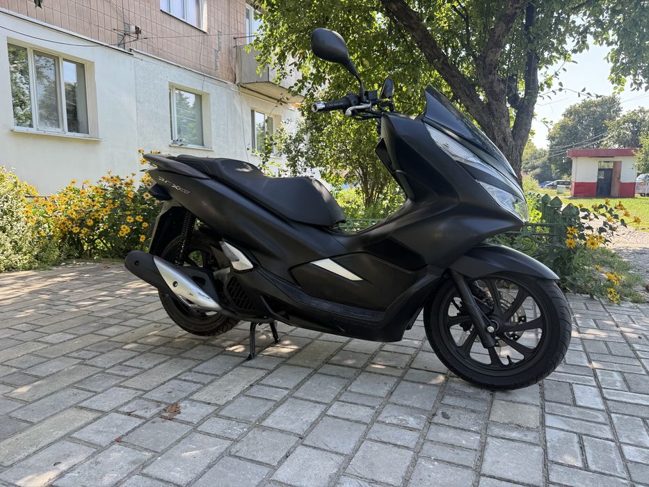 Скутер Honda PCX 150 KF30 розмитнений