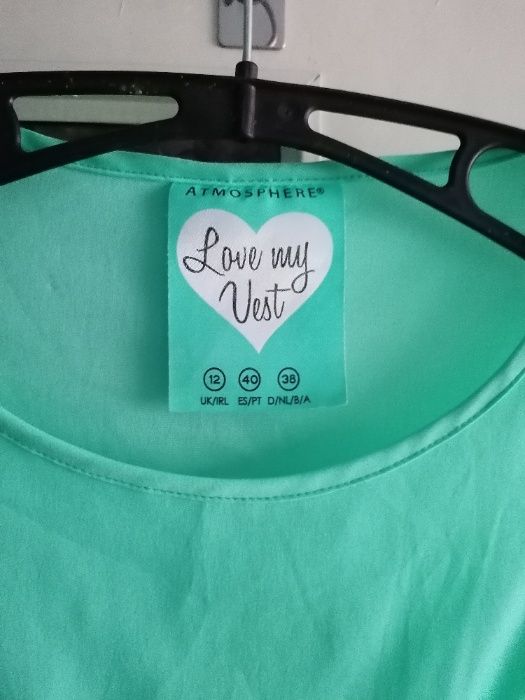 Miętowa zwiewna bluzka na lato