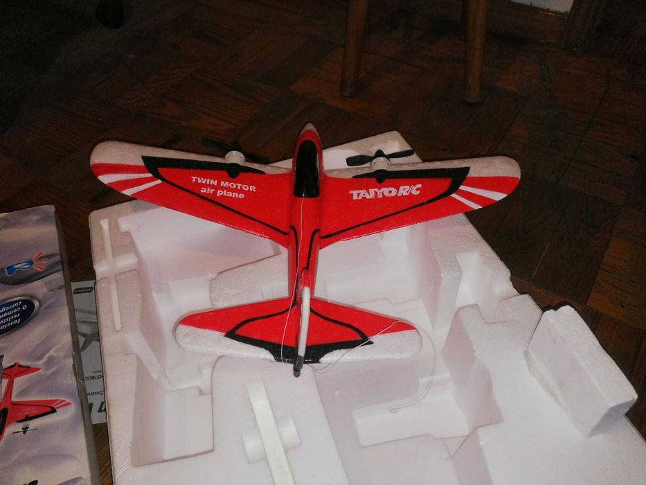 VINTAGE 90S -  tayio falcon win r/s