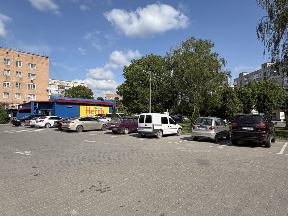 Комерційний  обєкт 298.4 м/кв м.Волочиськ