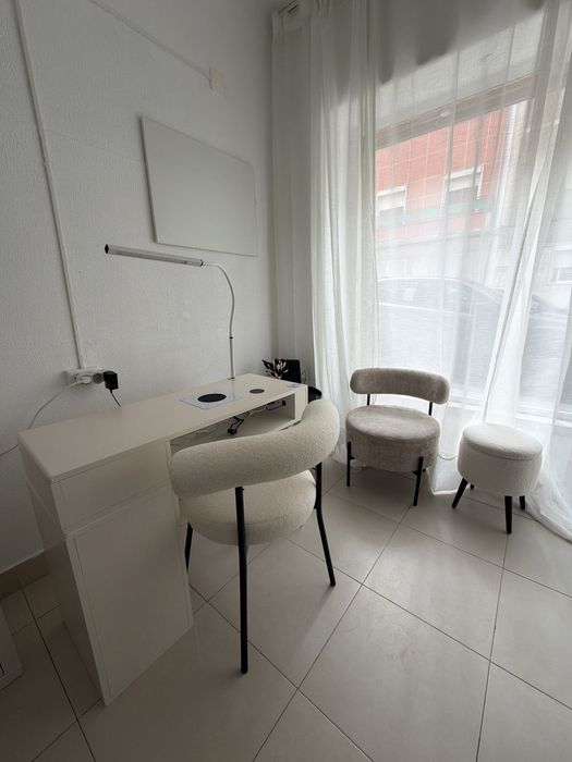 Mesa de Manicure Equipada | Pronta a Trabalhar
