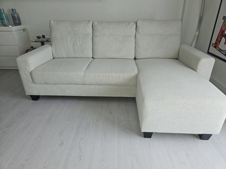 Sofá com chaise longue