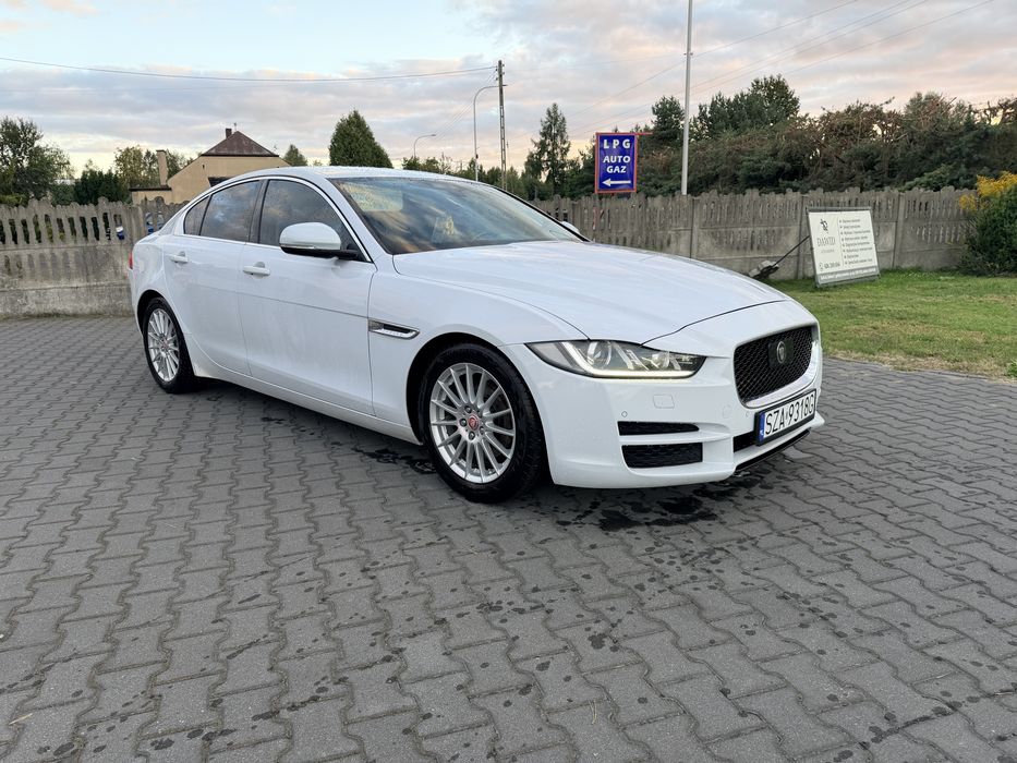 Sprzedam/ Zamienie Jaguar Xe 2.0  biała perła