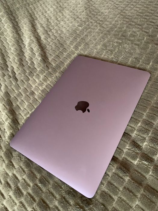 MacBook Air 13” 2020 i7 8gb 256gb SSD