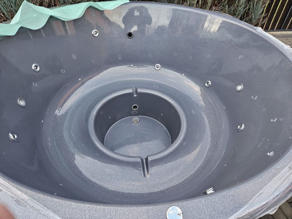Nowa Jacuzzi Balia Ogrodowa z piecem zewnętrznym. . Od ręki