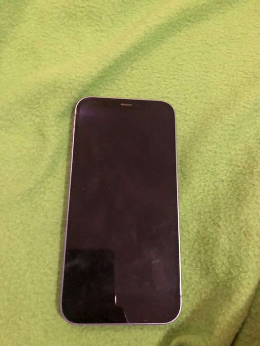 iPhone 12, em ótimo estado