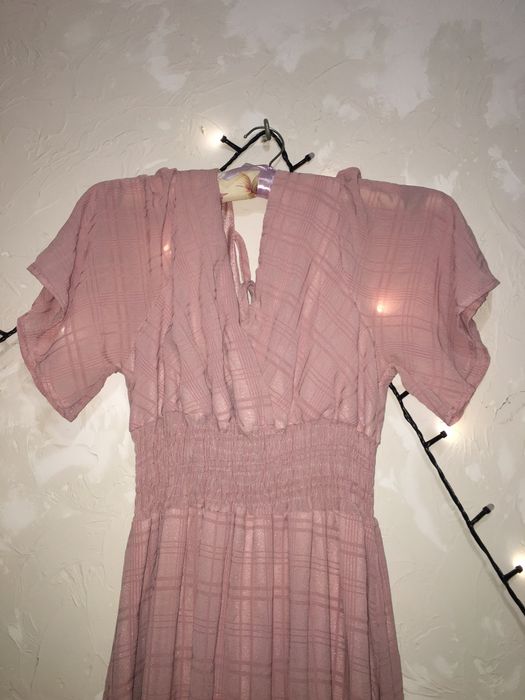 Рожева довга сукня пудровое платье с коротким рукавом Размер М