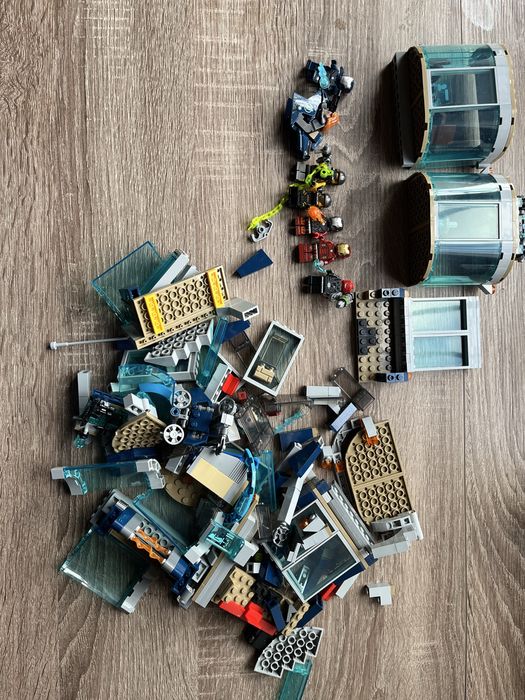 LEGO Marvel Avengers Tower 76166 + 7 мініфігурок